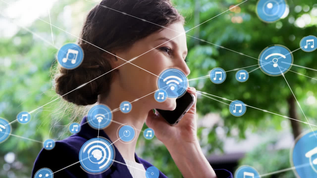 animación de conexiones sobre feliz mujer de negocios caucásica teniendo una llamada telefónica