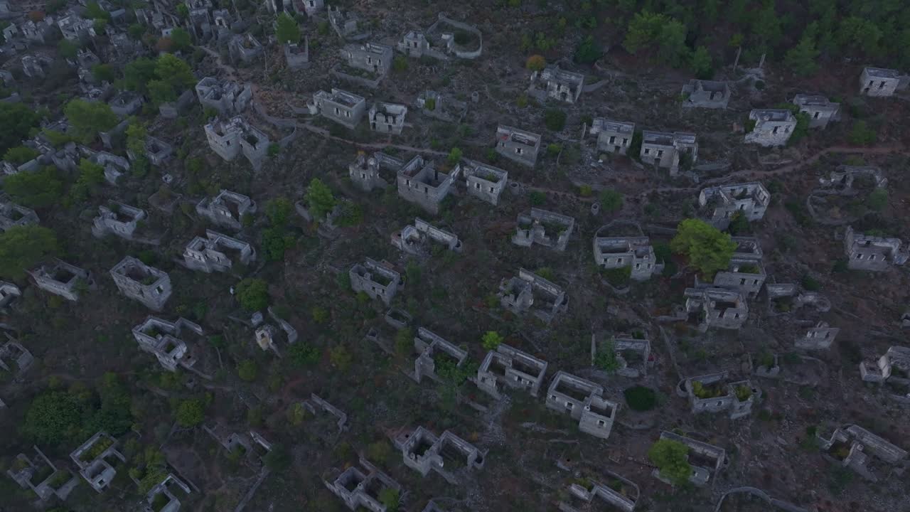 Rovine abbandonate di Kayakoy, una città in Turchia
