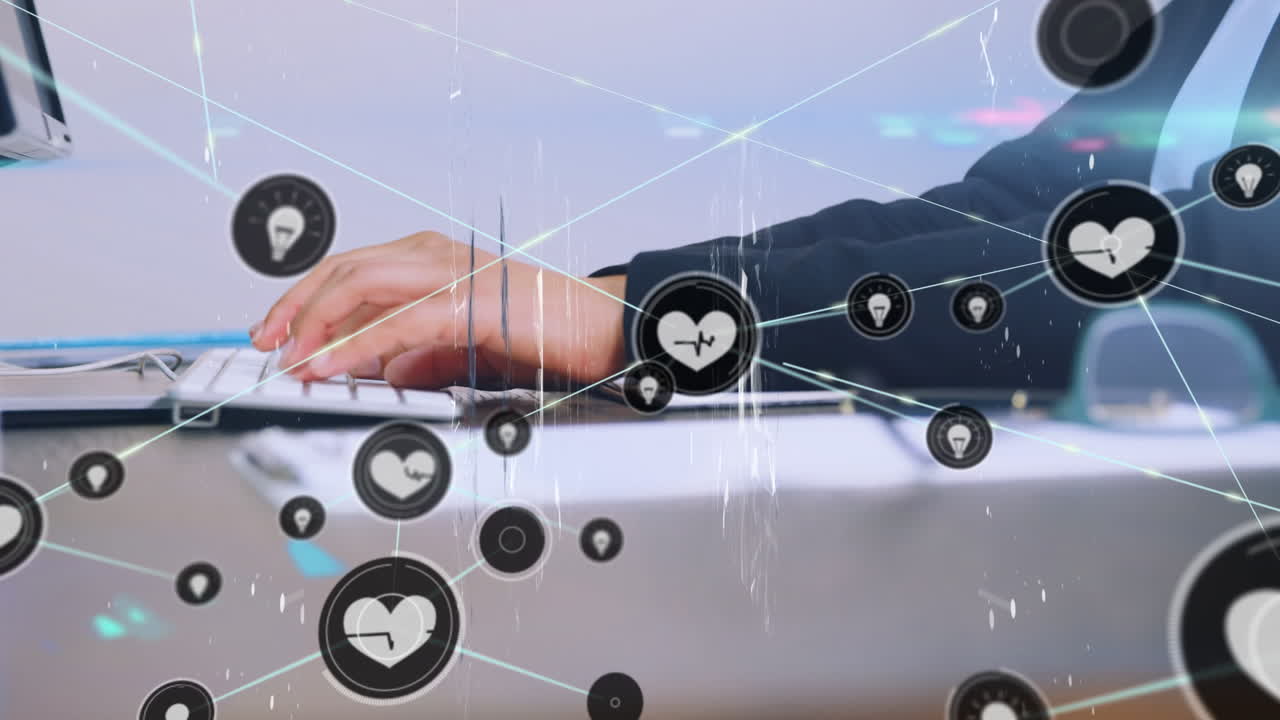 Animazione di rete di connessioni con icone su uomo d'affari caucasico che usa il computer