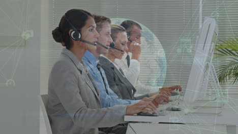 animación de la red de conexiones con iconos sobre personas de negocios que usan auriculares telefónicos