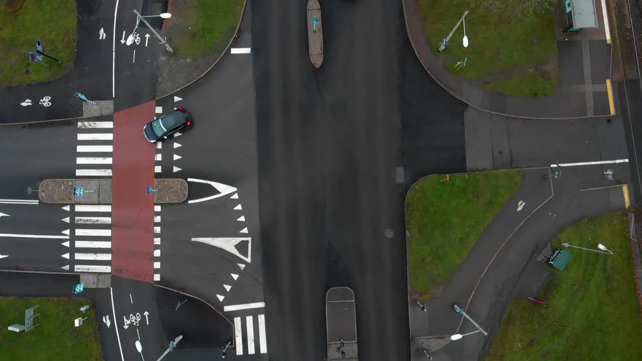 스웨덴 예테보리에서 운전하는 자동차의 조감도-1