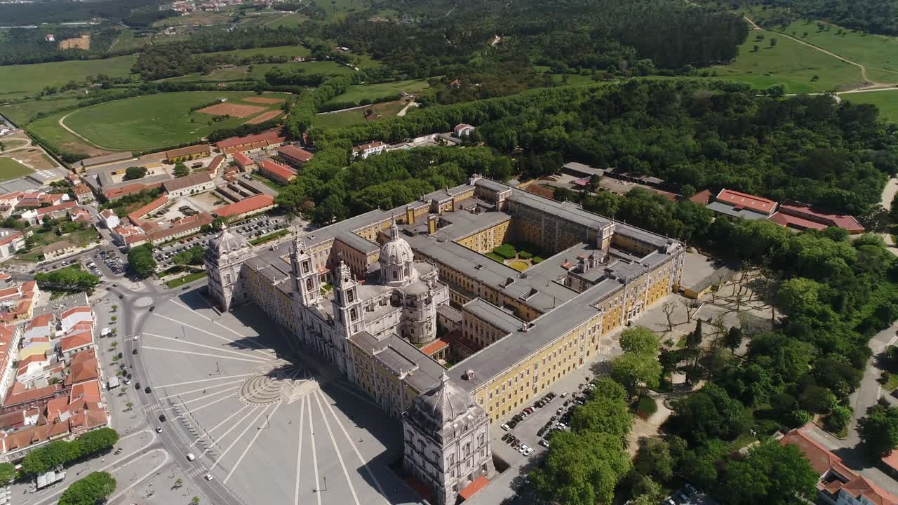 vista aérea del palacio nacional de mafra en portugal