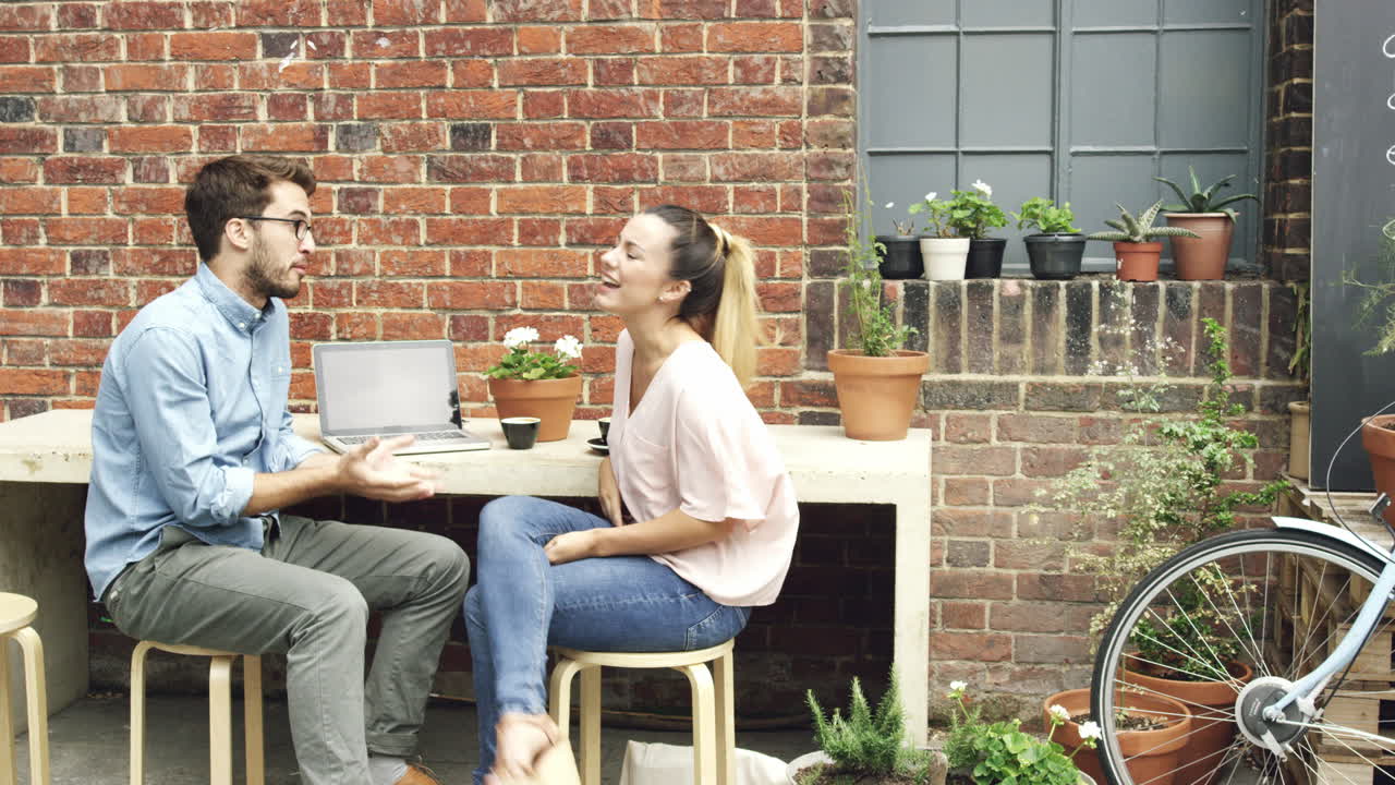 넌 절대 듣지 않아!