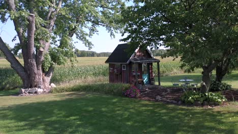 4K-Barn-and-Tree-Swing