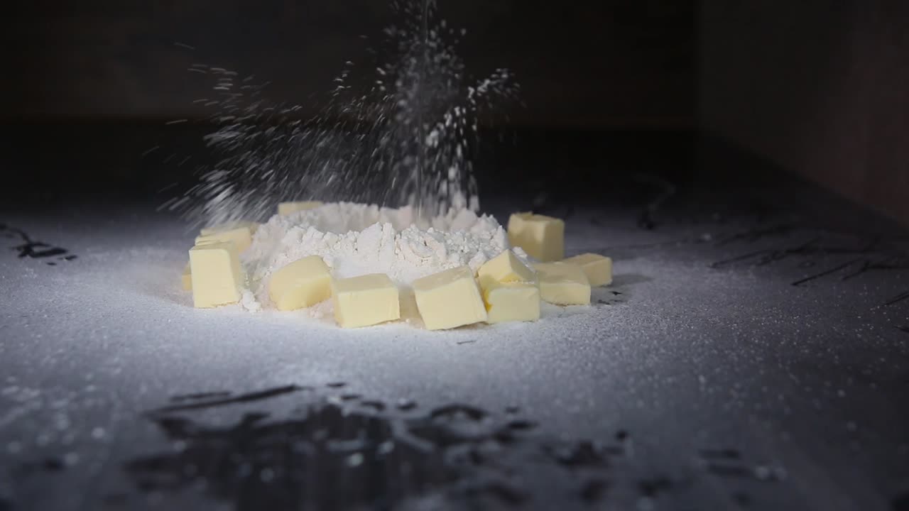 밀가루에 계란 투하