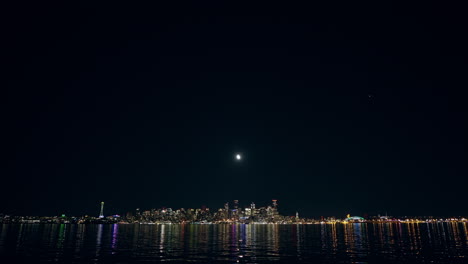 Una-Vista-Nocturna-De-La-Ciudad-De-Seattle
