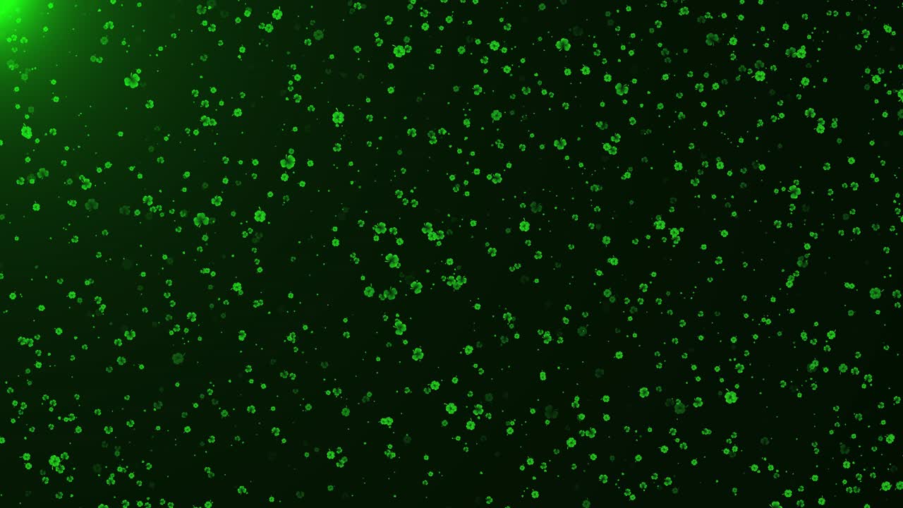 Sfondo 4K Giorno di San Patrizio, trifoglio verde, foglie di trifoglio, coriandoli e glitter in caduta.