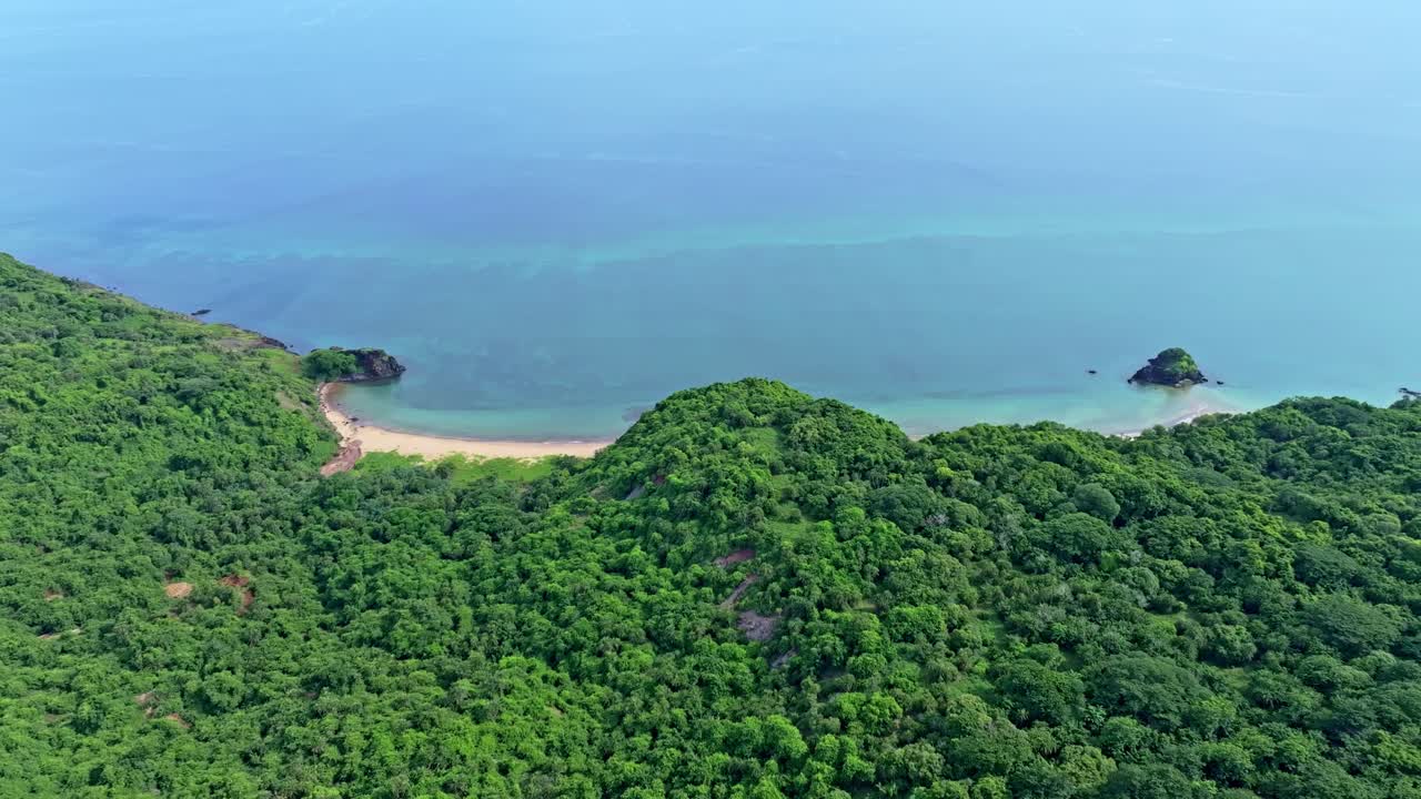 Comoros - Moheli - Daani Beach - national park turtle beach large global view in panoramic