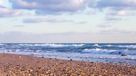 Entspannende-Meereswellen-Am-Strand