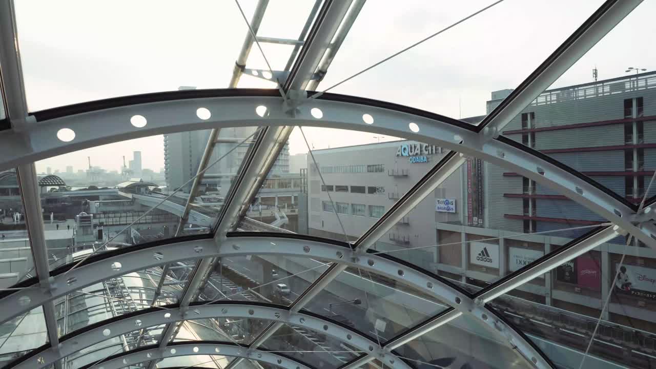 Tracking down an elevator toward Aquacity on Odaiba Island in Tokyo