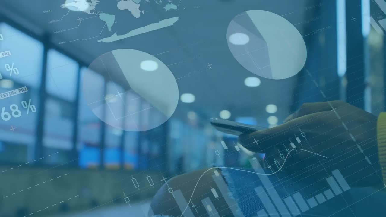 animación del procesamiento de datos estadísticos contra la sección media de una mujer que usa un teléfono inteligente