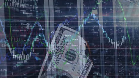 animación del procesamiento de datos y billetes de banco sobre la sala del servidor
