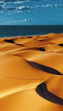 impresionante vista aérea de las dunas doradas a lo largo de la costa de gran canaria