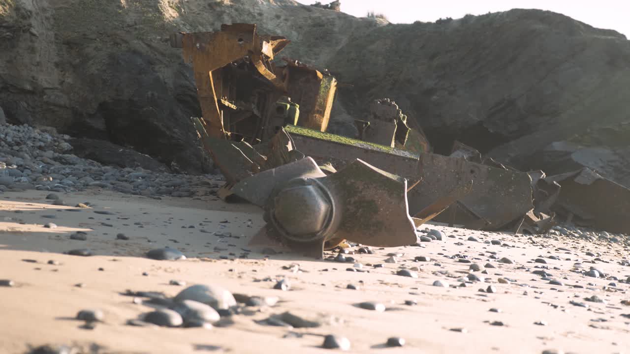 la hélice de un viejo barco de acero cortó metal desguazado con fines de lucro