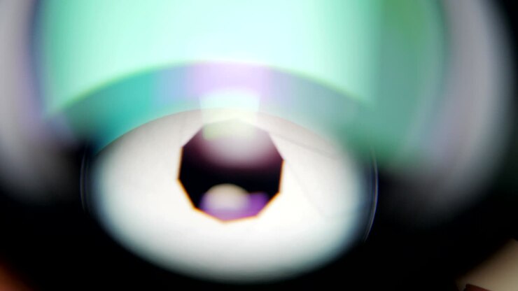 Change in lens aperture size
