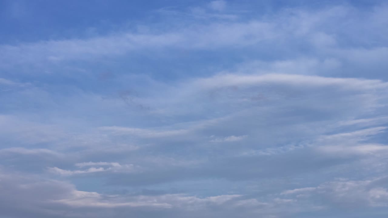 하늘에서 아름다운 구름이 가득한 하늘의 추상