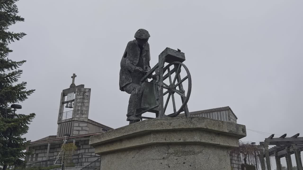 장인 의 청동 동상