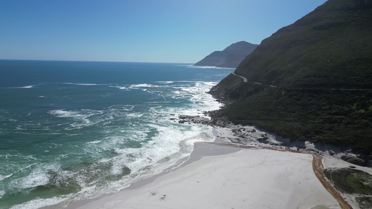 Onde lungo la costa atlantica