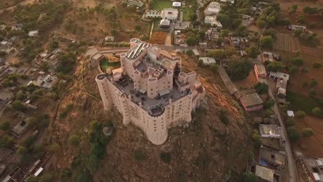 A-bird\'seyeview-shows-the-Alila-Fort-Bishangarh-in-Jaipur-Rajasthan-India