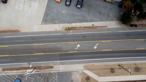 vista de arriba hacia abajo de la calle de la ciudad