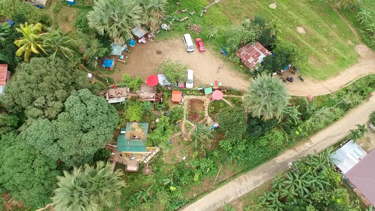 Rekaman drone taman bermain di puncak gunung di Cebu, Filipina-1