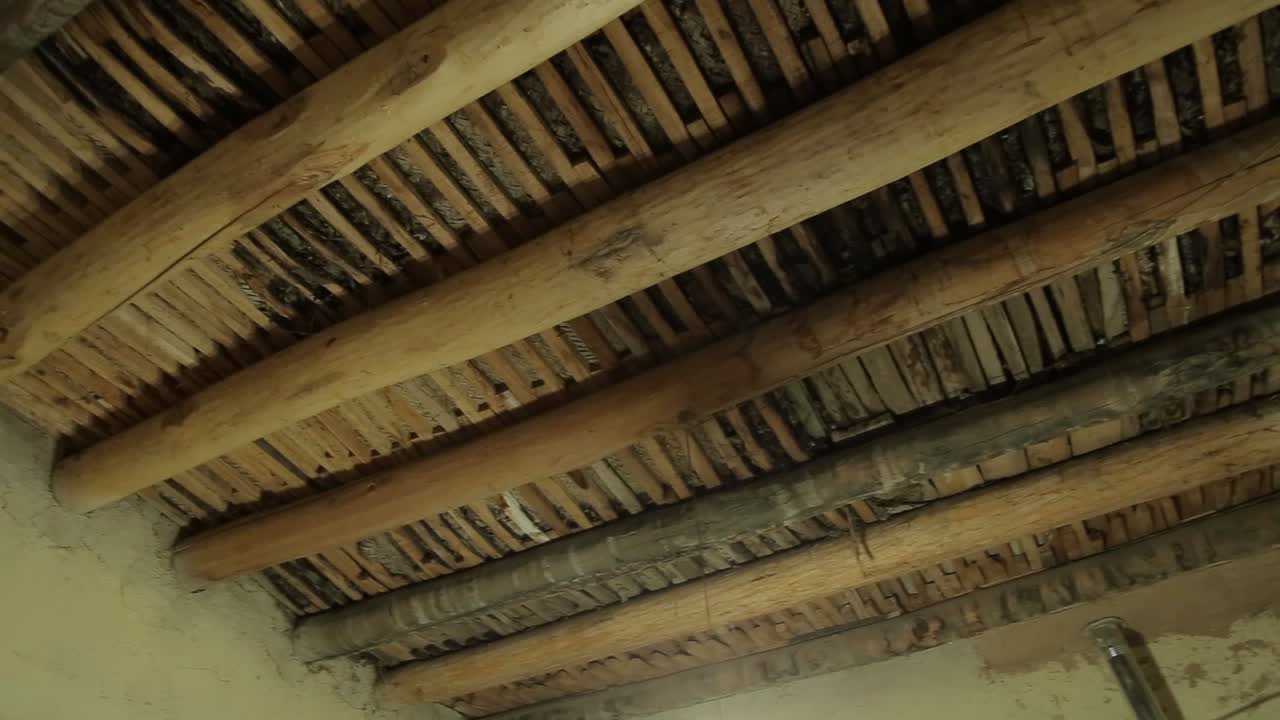 hermoso techo de una casa antigua