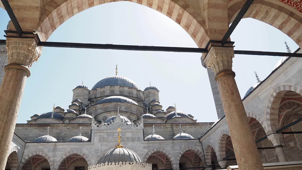 una vista impresionante de la mezquita azul en estambul