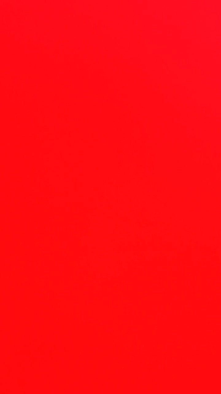 아이스크림을 즐기는 여자