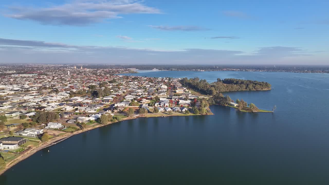 New Yarrawonga housing extends toward Lake Mulwala in morning light