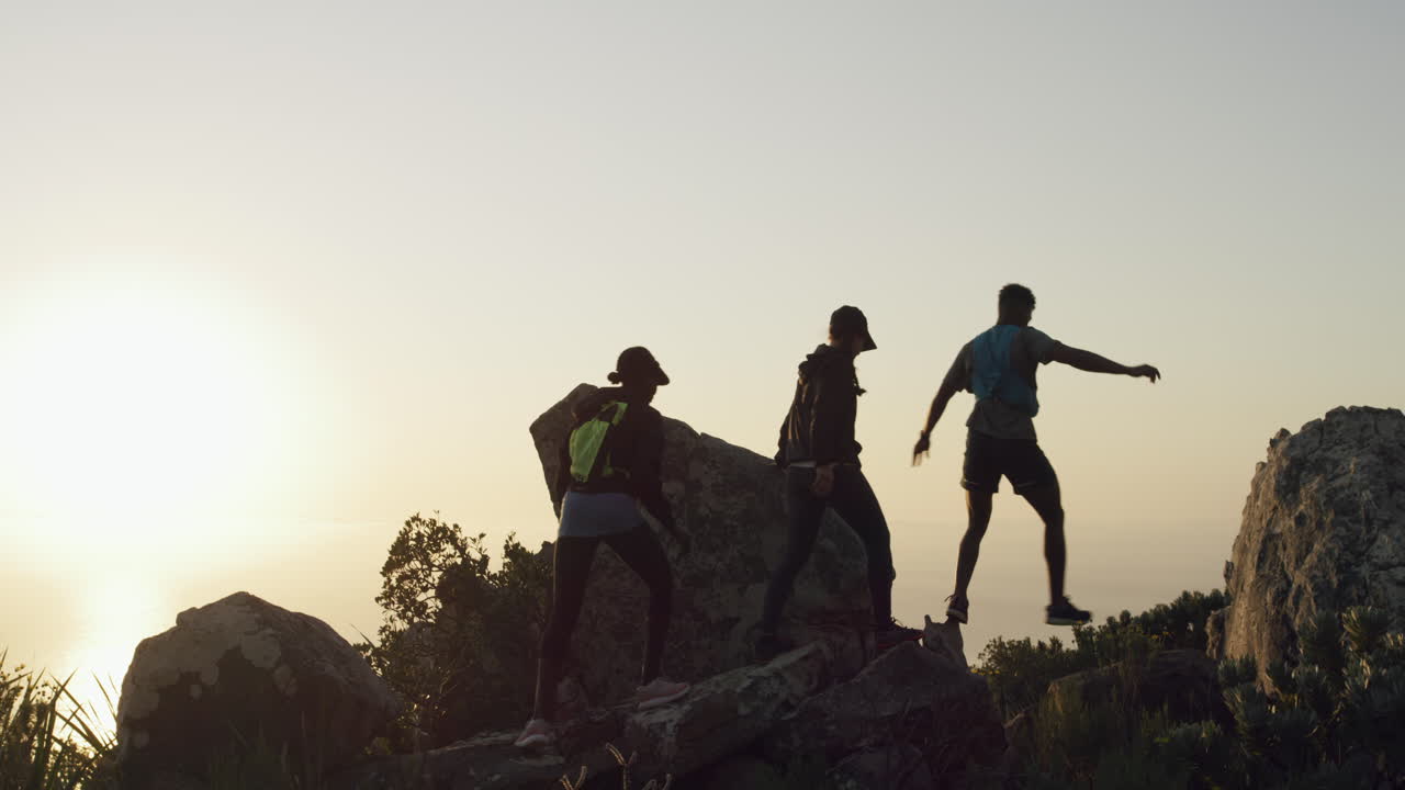 probar algo nuevo, o hacer algo con amigos