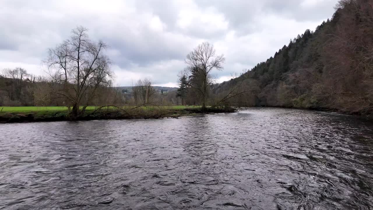 Slowmotion River Nore County Kilkenny Irland en forårsmorgen