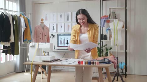 diseñador de moda en el trabajo