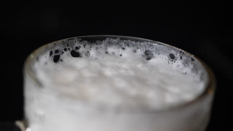 foto macro de espuma de una cerveza