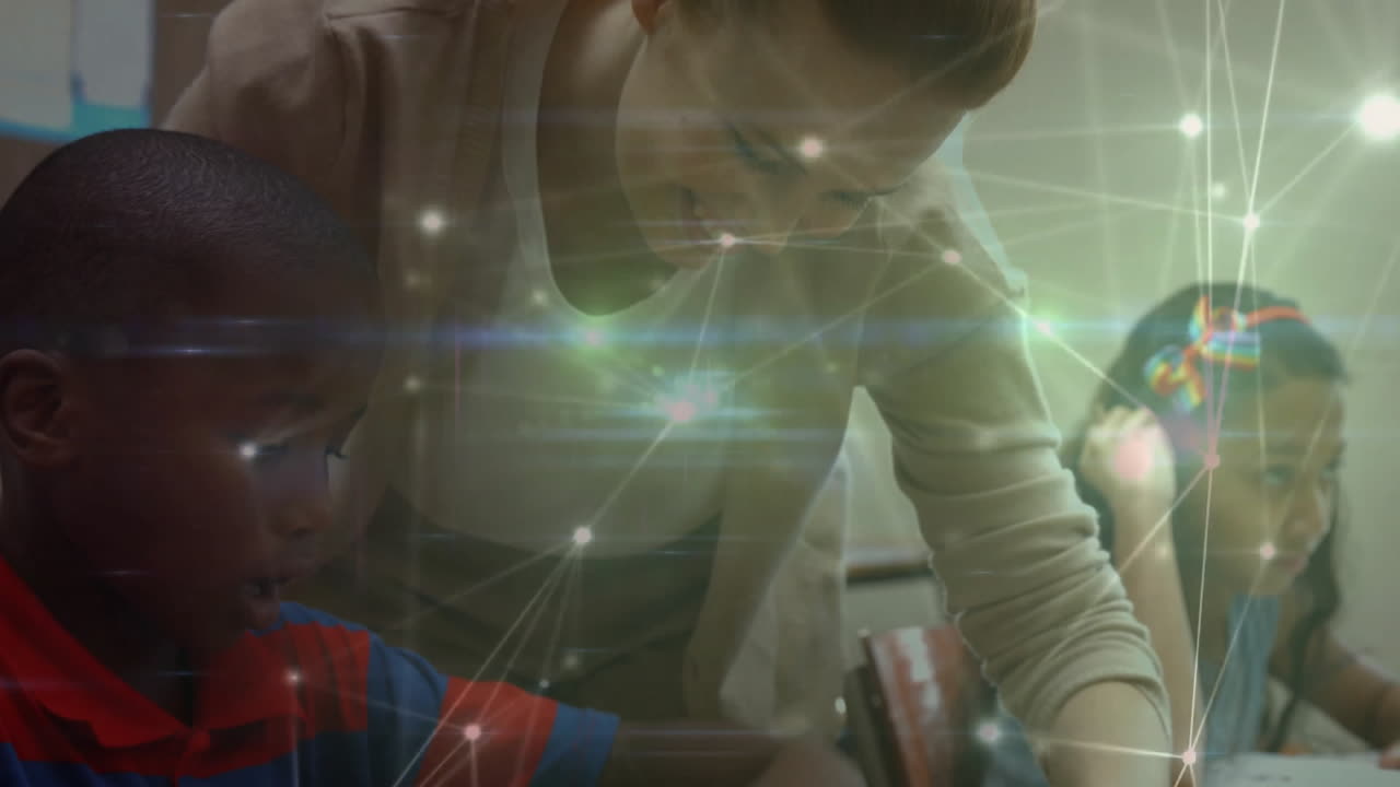 학교에서 공부, 교사와 함께 어린이, 네트워크 연결 및 데이터 처리 애니메이션