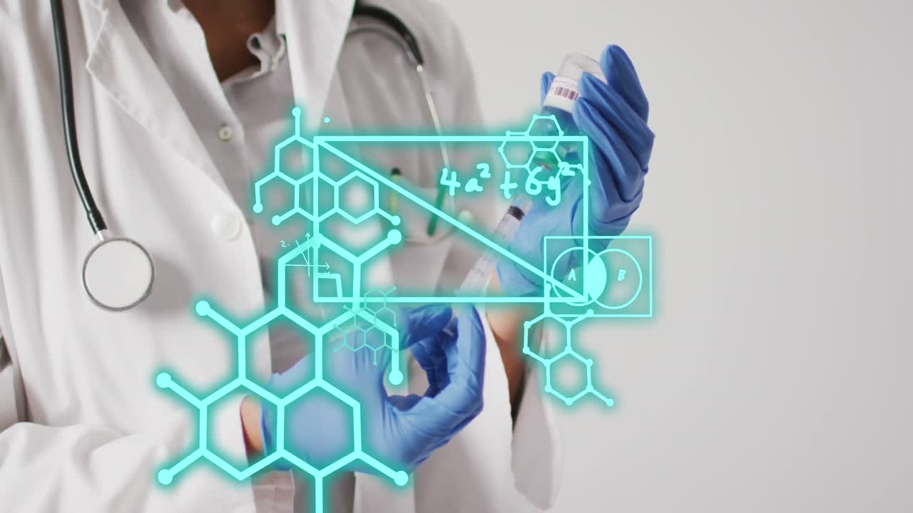 animación de estructuras químicas sobre una doctora biracial que prepara la vacuna