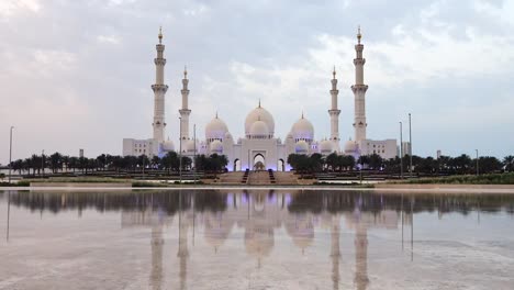 Sunrise on first day of Ramadan 2018 at Sheikh Zayed Grand Mosque in Abu Dhabi, UAE