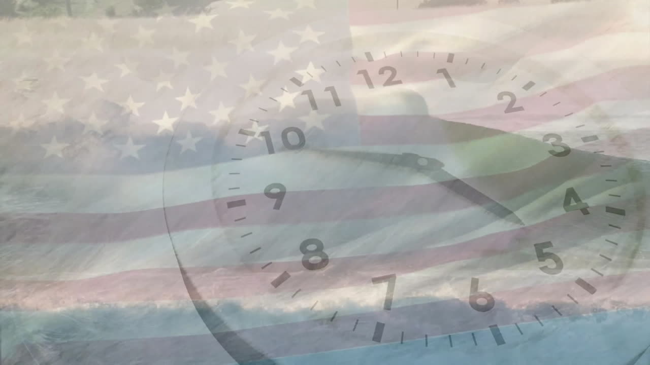 Animación de la bandera de EE. UU. y el mar sobre un reloj en movimiento