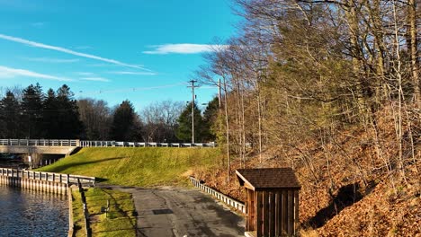 The-exercise-path-near-the-bridge