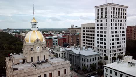 Aerial-Push,-City-Hall,-Savannah-Georgia