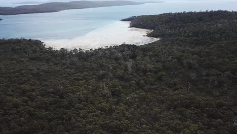 Imágenes-De-Drones-Inclinar-Hacia-Arriba-La-Playa-De-La-Isla-Verde