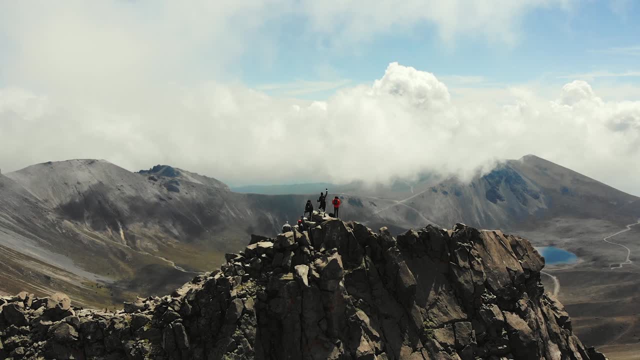 Nevado de Toluca: Hikers overlooking the crater lake of Mexico's volcano