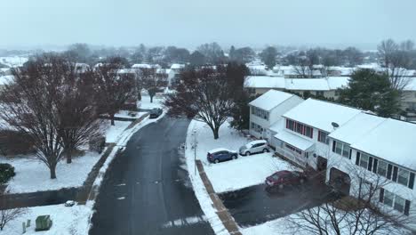 Fuertes-Nevadas-En-El-Barrio-Americano-Durante-El-Invierno