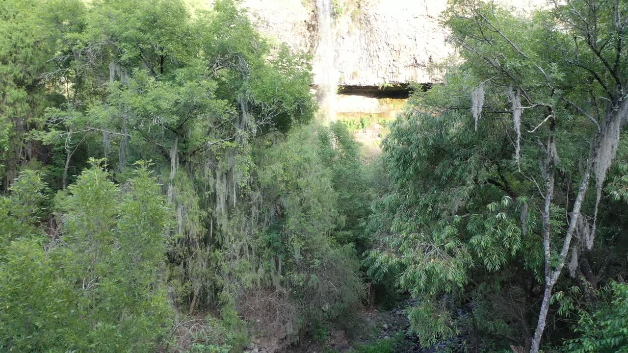 Church of the state of hisalgo San miguel rule, hotel and place turistico e historico, flight in drone over the church or chapel of the old house