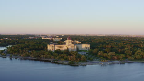 Long-shot-of-Regina-Legislative-Building-in-summer-at-sunset