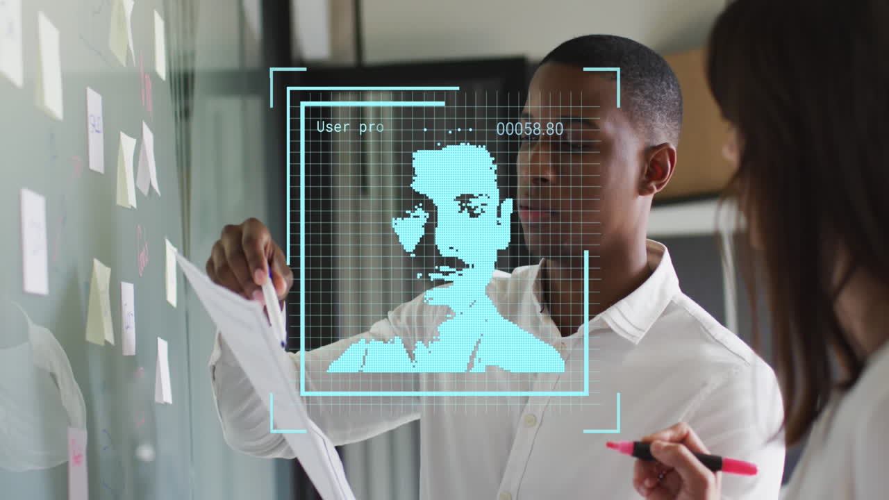 animación de la imagen de perfil digital sobre diversos compañeros de trabajo discutiendo la estrategia en notas adhesivas