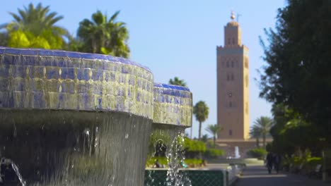 koutoubia 모스크 cu에서 분수
