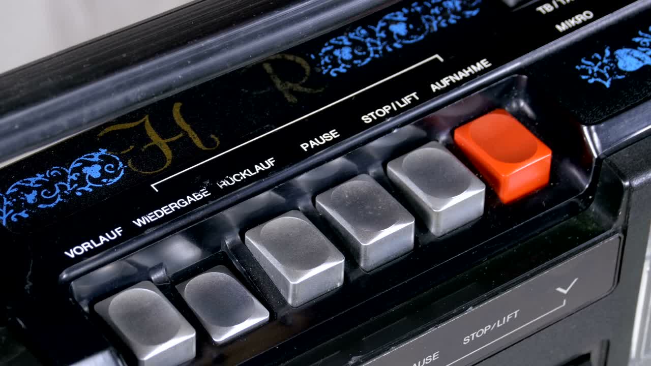 테이프 레코더의 버튼을 누르면 재생, 멈추기, 녹음, ff, rew