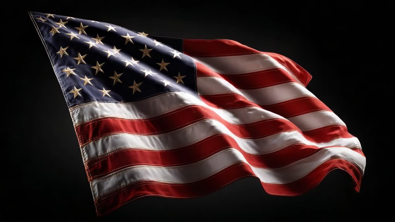 Viftende amerikansk flagg i fantastisk detalj, fanget i bevegelse med rike farger og teksturer, som symboliserer frihet og enhet i en slående visuell presentasjon.