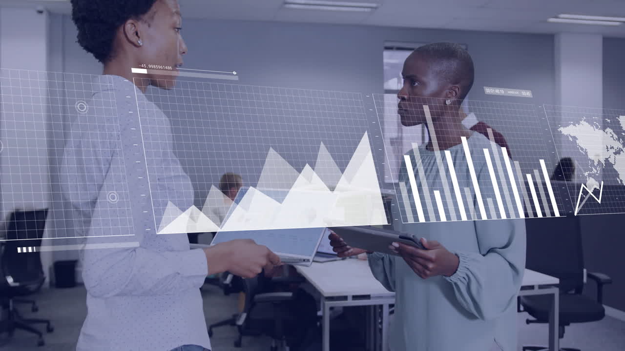 animación de análisis de datos de negocios sobre diversos colegas discutiendo en la oficina moderna