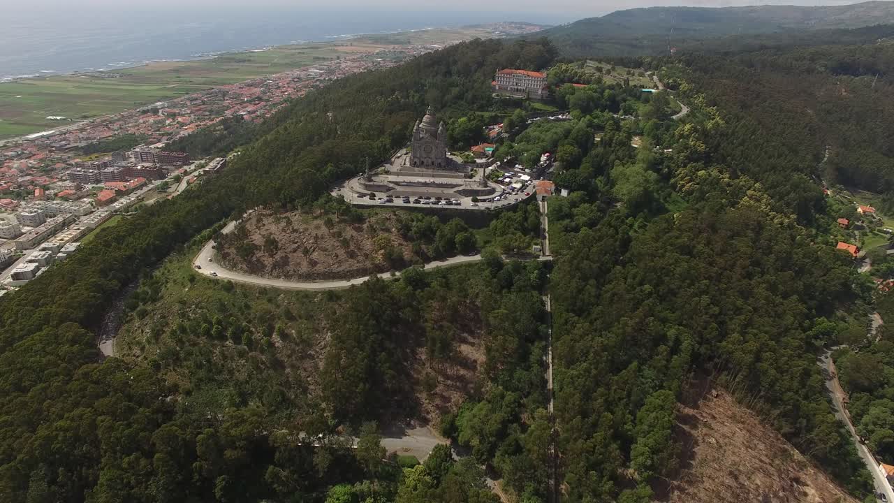 santuario neobizantino de santa luzia en la cima de una colina, viana do castelo, región norte, portugal
